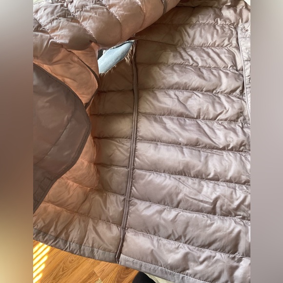 Uniqlo Women's light purple Puffer Vest - Picture 5 of 9